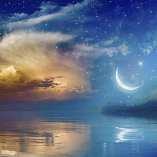 Moon and clouds in the sky Wallpaper