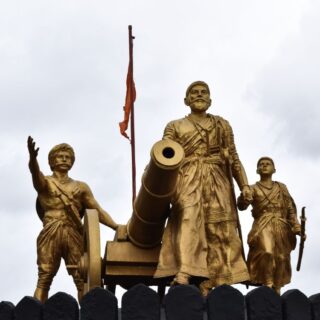 Statue of Chhatrapati Shivaji Maharaj and Bal Sambhaji Juhu Wallpaper for Wall