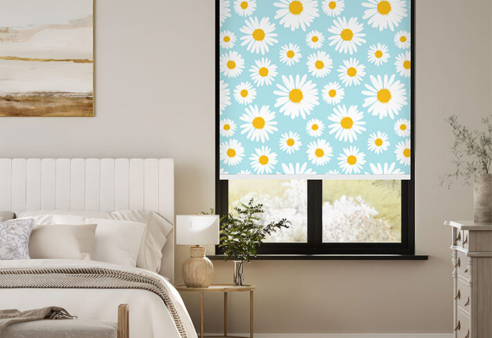 Modern Floral Daisy Print Outside Roller Blind
