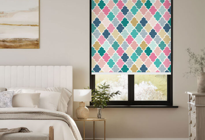 Colorful Quatrefoil Pattern Outside Roller Blind