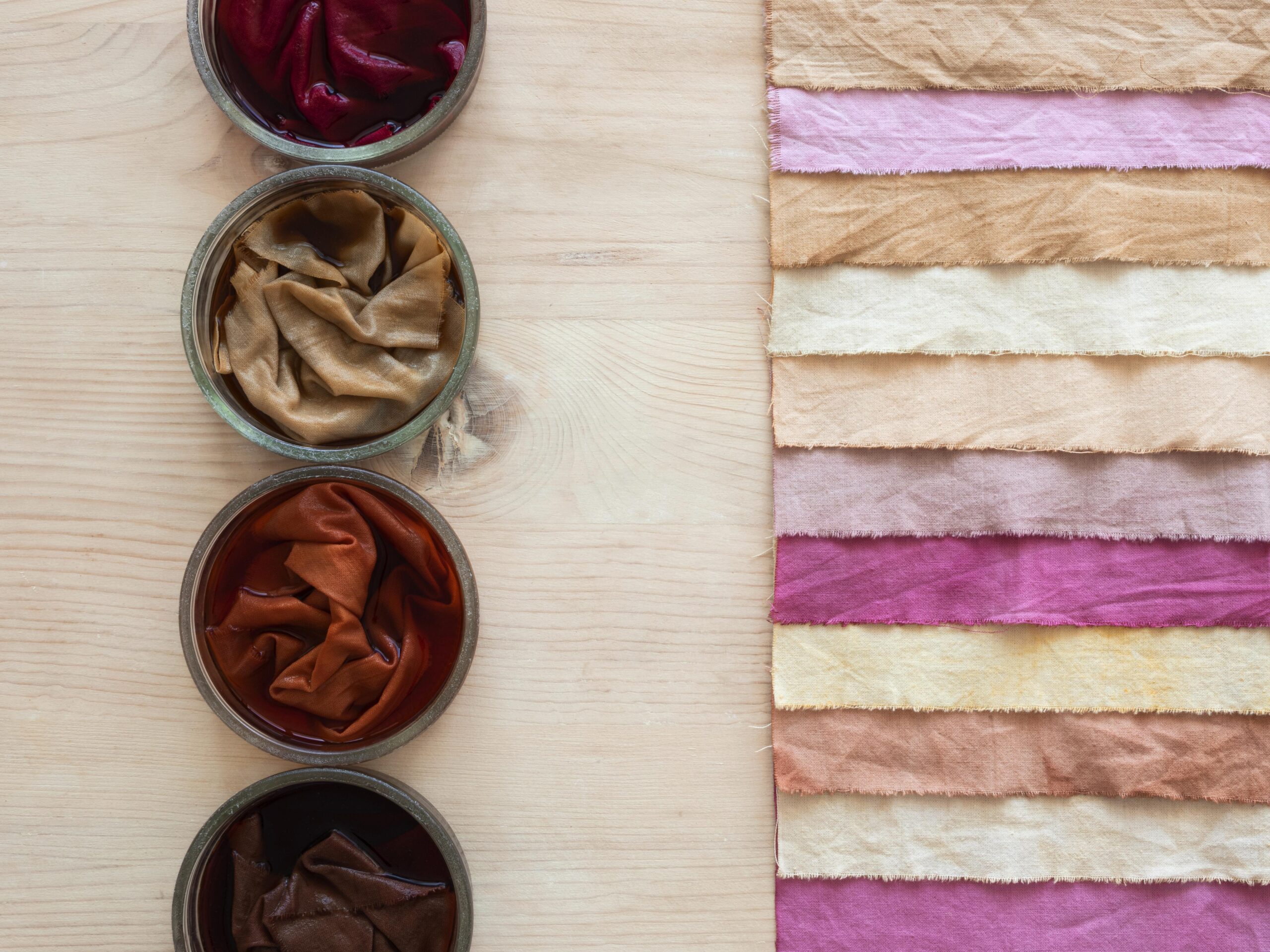 flat-lay-different-pigments-made-with-natural-ingredients