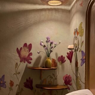 Ravienne, Morning of Nectar Floral Wallpaper Mural mockup